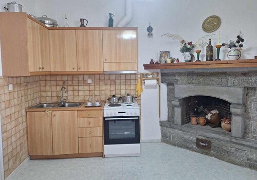 Apartment 'Eve's House' with Mountain View, Wi-Fi and Air Conditioning