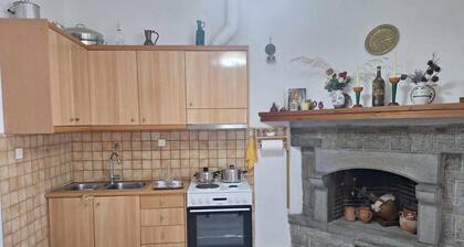 Apartment 'Eve's House' with Mountain View, Wi-Fi and Air Conditioning