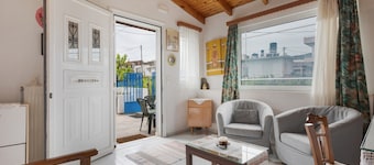 Apartment 'Eve's House' with Mountain View, Wi-Fi and Air Conditioning