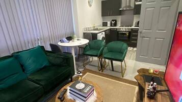 Apartment, 1 Bedroom, Accessible, Balcony | Living room