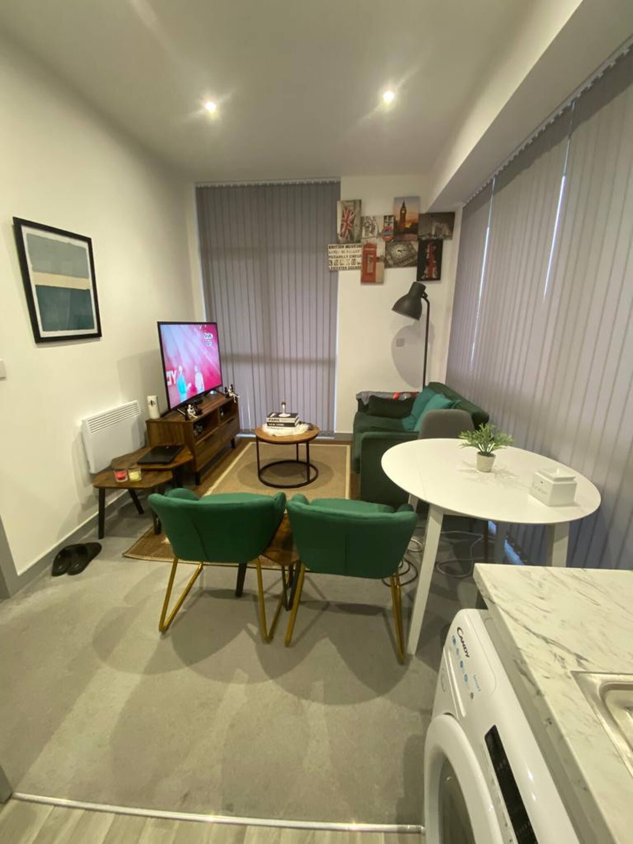 Apartment, 1 Bedroom, Accessible, Balcony | Dining room
