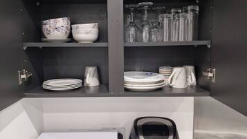 Apartment, 1 Bedroom, Accessible, Balcony | Private kitchen