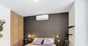 1 bedroom, iron/ironing board, internet, bed sheets