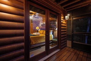 4 habitaciones, tabla de planchar con plancha, wifi y ropa de cama