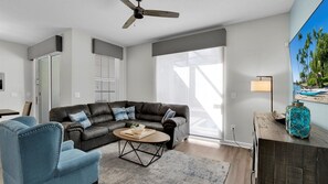TV - GAS3070 Summary:<br>Stor (Kissimmee)