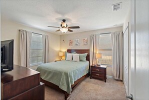 8 Schlafzimmer, Bügeleisen/Bügelbrett, WLAN, Bettwäsche
