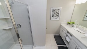 تجهيزات دش، مجففات شعر، مناشف