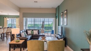TV - Lavish 4BR Home in Windsor Hills Resort (Kissimmee)