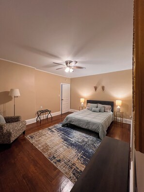 7 bedrooms, desk, iron/ironing board, free WiFi