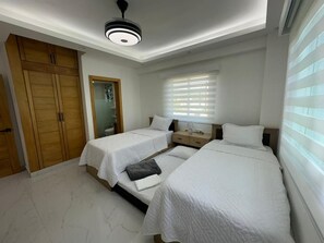 3 bedrooms, iron/ironing board, WiFi, bed sheets