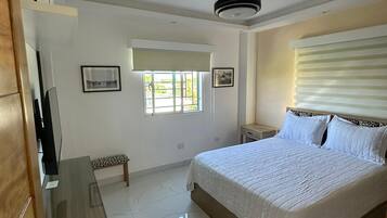 3 quartos, ferros/tábuas de passar roupa, Wi-Fi, roupa de cama