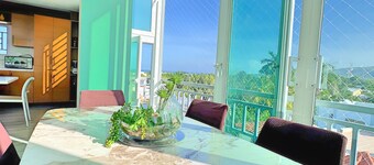 Barahona 3BR w/ AC, Full Kitchen & Views — Near Malecón
