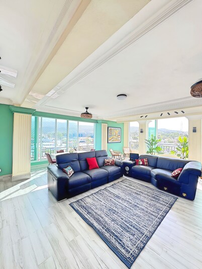 Barahona 3BR w/ AC, Full Kitchen & Views