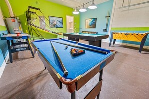 Spielezimmer