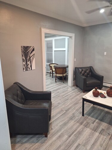 Amazing 2-bedroom home away from home next door to Newark International Airport.