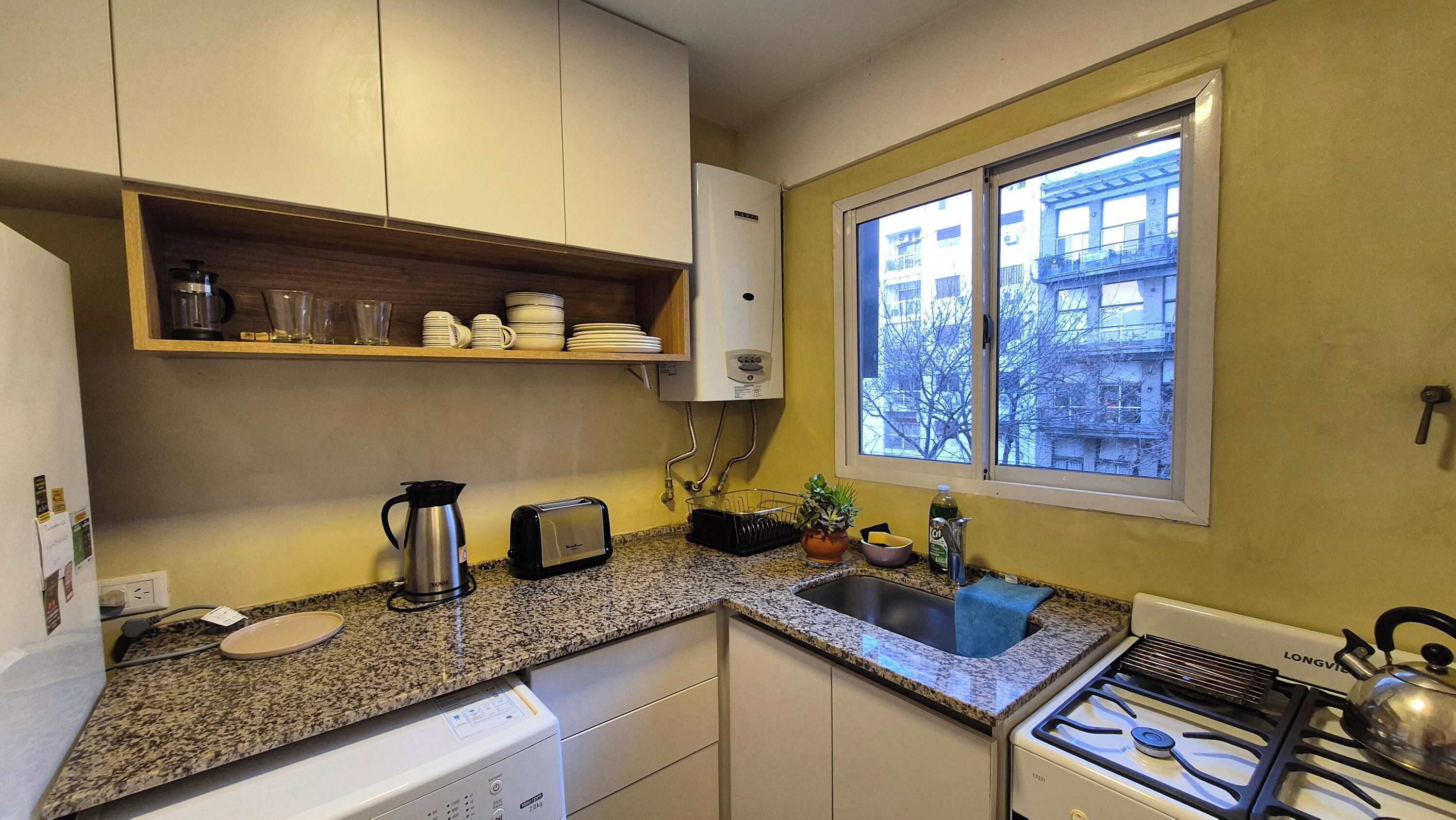 Fogão, cooktop, cafeteira/chaleira, torradeira