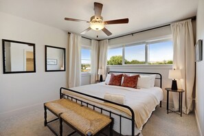 3 bedrooms, desk, iron/ironing board, travel cot