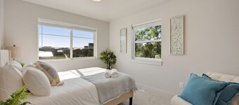 Luxe 3BR • Patio • Old Town Gem