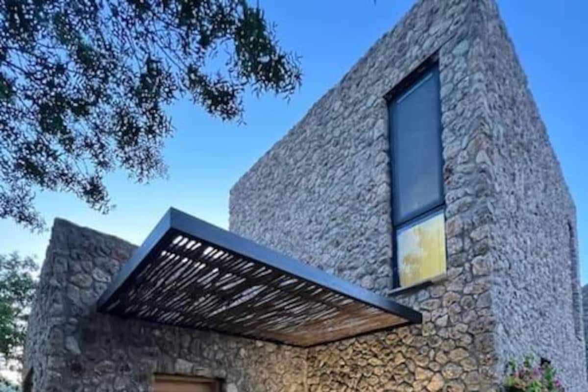 Vila Comfort, balkon, pemandangan kolam renang | Seprai katun Mesir, seprai premium, dan tempat tidur Select Comfort