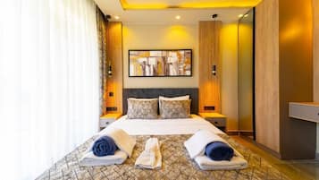 Egyptian cotton sheets, premium bedding, Select Comfort beds, minibar