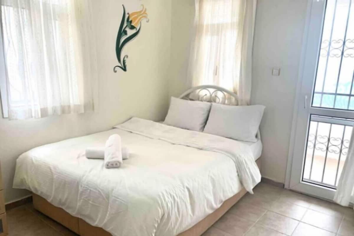 Villa Deluxe, vue jardin | Draps en coton égyptien, literie de qualité supérieure