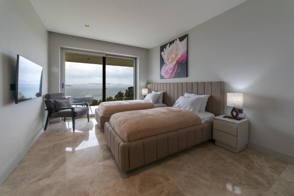 Deluxe Villa, Balcony | Egyptian cotton sheets, premium bedding, Select Comfort beds, minibar