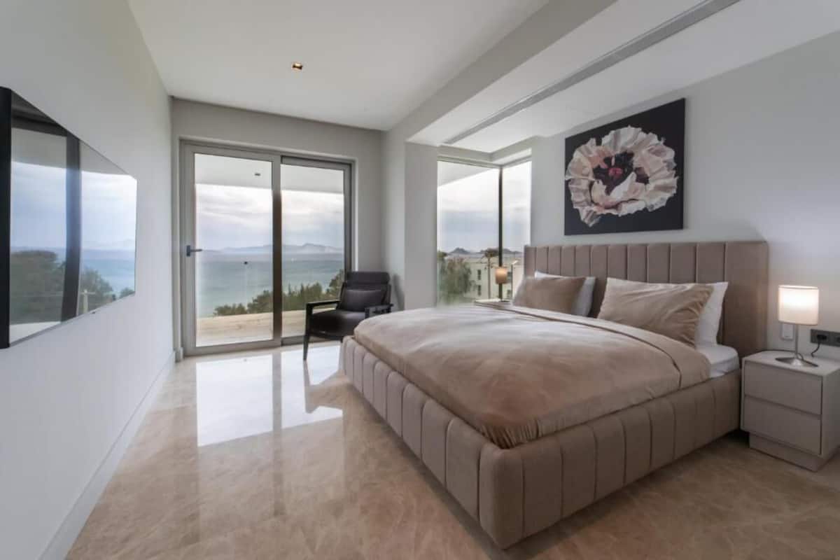 Luxury Villa, Balcony, Pool View | Egyptian cotton sheets, premium bedding, Select Comfort beds, minibar