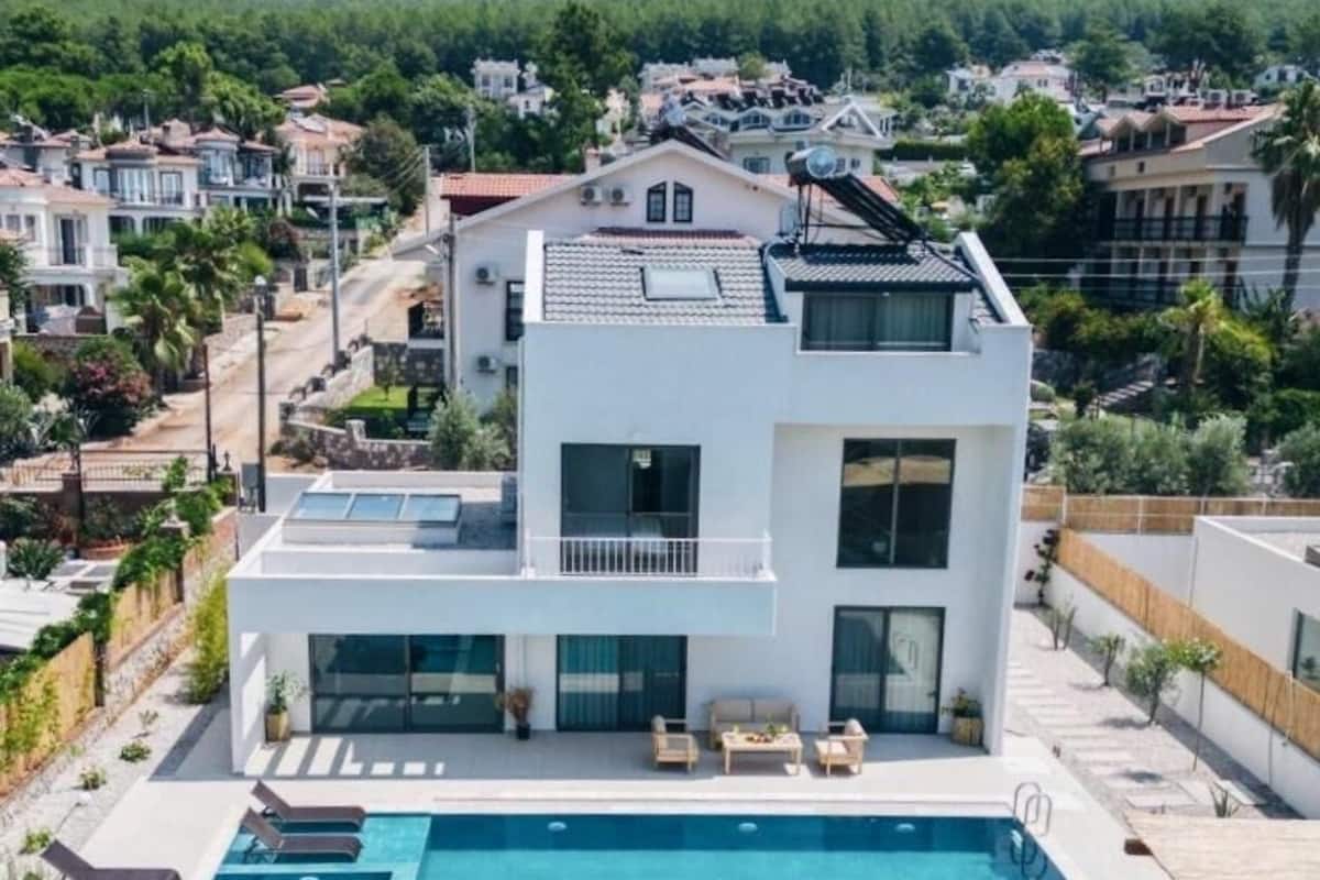 Vila Deluks, balkon | Seprai katun Mesir, seprai premium, dan tempat tidur Select Comfort