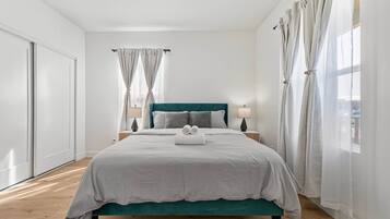 House | 8 bilik tidur