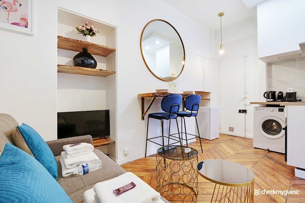 Apartment | Living area