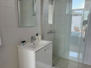 Hair dryer, towels - TooCoool Villa - Elite Sea Breeze (Ayia Napa)