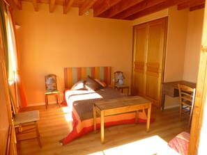 2 chambres, fer et planche à repasser, Wi-Fi, literie fournie