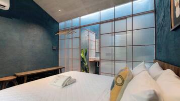 8 bedrooms, iron/ironing board, free WiFi, bed sheets