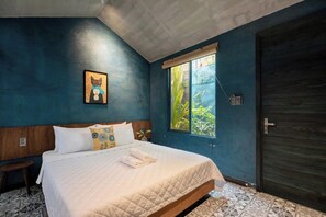 8 bedrooms, iron/ironing board, free WiFi, bed sheets