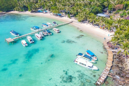 Pesca. Tramonto Phu Quoc Hotel
