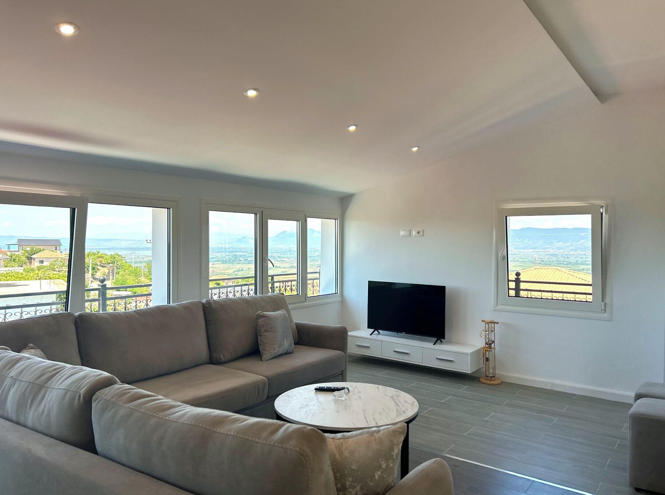 公寓, 1 張加大雙人床和 1 張沙發床, 陽台, 山景 | 客房景觀