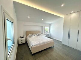 Espacio para trabajar con laptop, wifi gratis y ropa de cama 