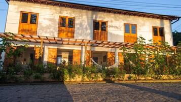 Fachada da propriedade