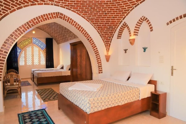 1 dormitorio, tabla de planchar con plancha, Internet y ropa de cama