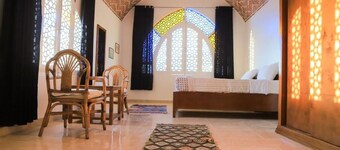 El Hanna Valley View - Lovely studio with AC in historic Luxor