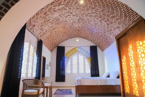 1 bedroom, iron/ironing board, internet, bed sheets