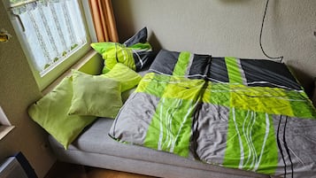 2 bedrooms, WiFi, bed sheets