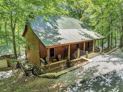 Bigfoot Bay On Barren River Lake! Lakefront, Smokey Mountain setting, Sleeps 14!