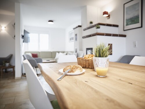 Holiday Home 'Elsa 180 sqm' with Private Terrace, Garden, and Wi-Fi