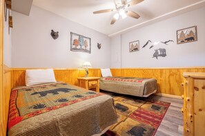 4 bedrooms, desk, iron/ironing board, free WiFi