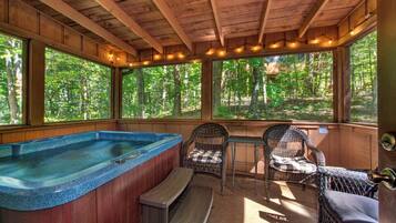 Indoor spa tub
