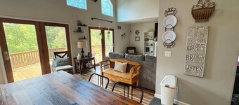 3-bedroom house in quaint James Creek just 1 mile from Raystown Lake