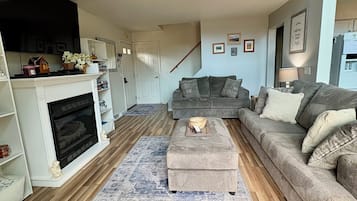 TV, fireplace