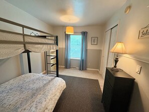 3 bedrooms, WiFi, bed sheets