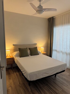 2 bedrooms, iron/ironing board, Internet, bed sheets